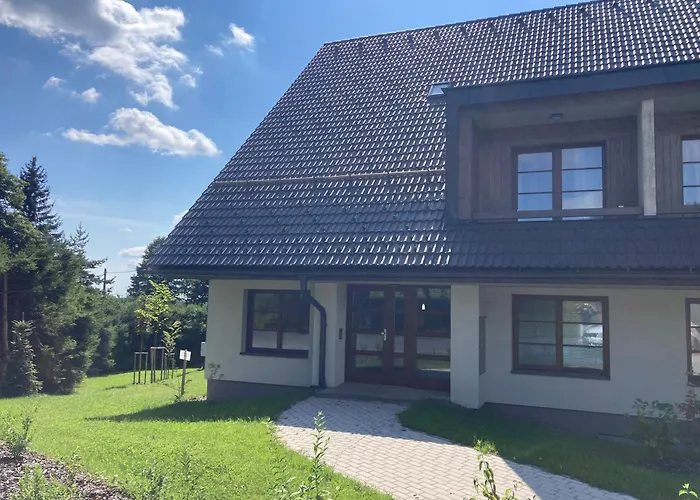 Apartman Perla 28, Ricky