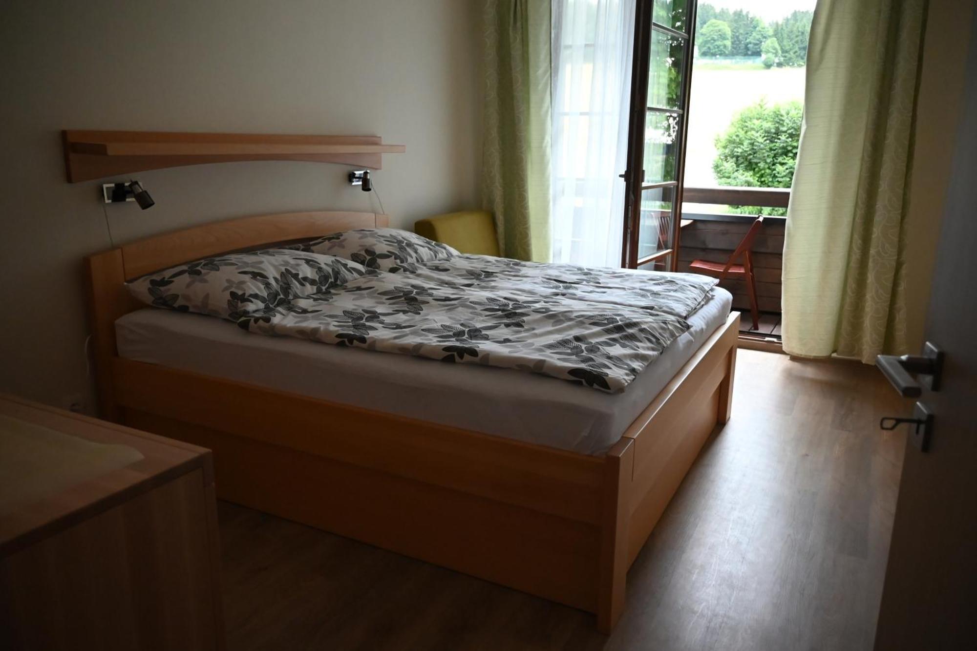 Perla 28, * Ricky (Hradec Kralove)